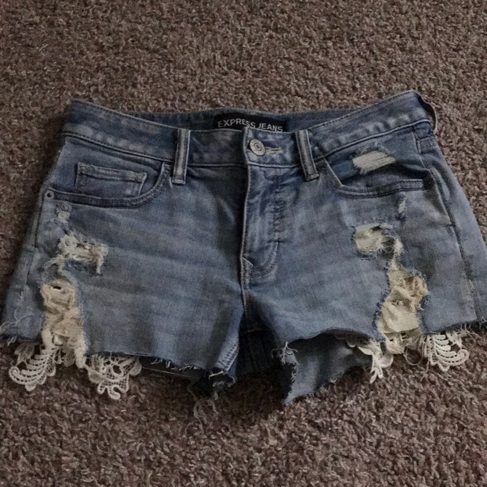 Express shorts💕💞💘